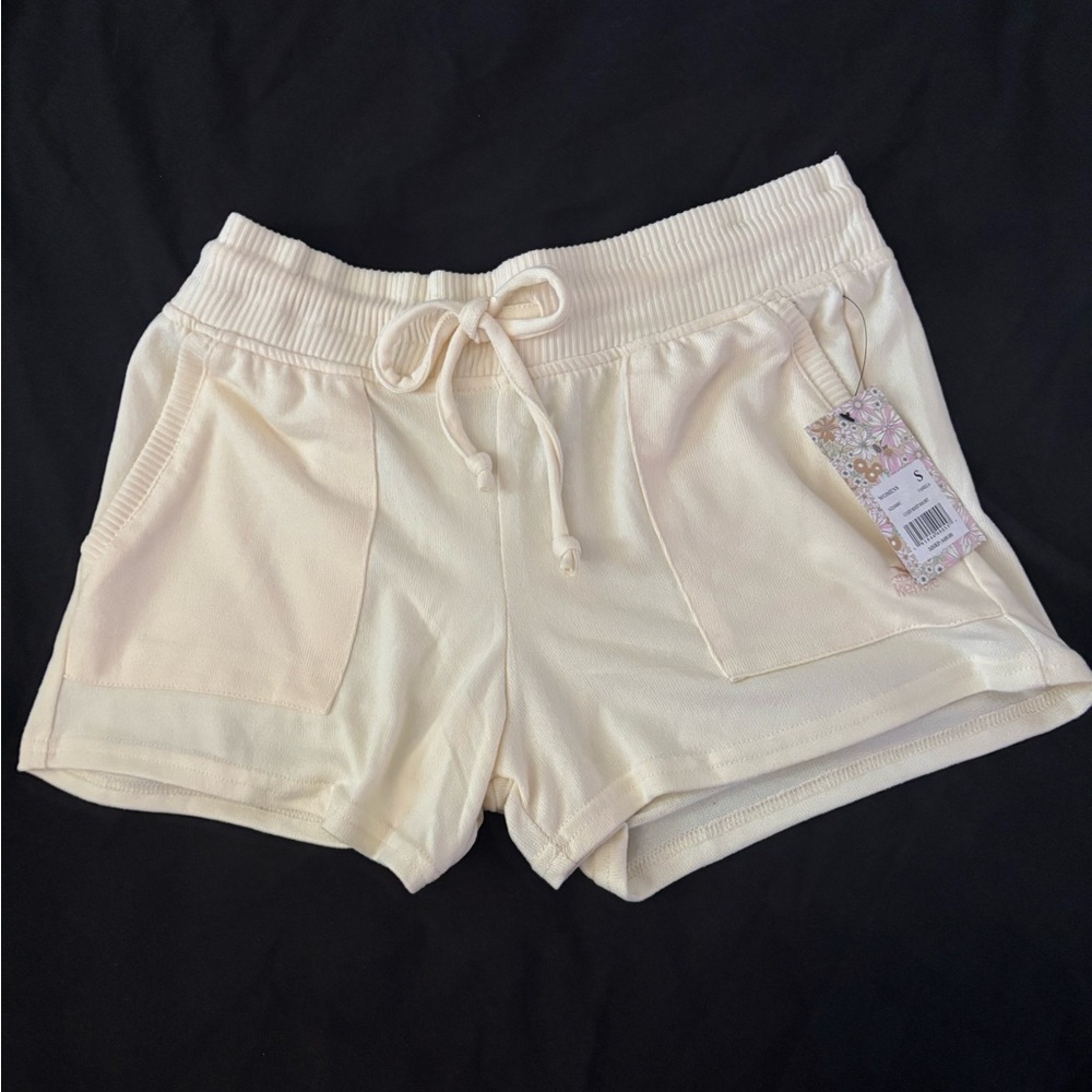 Kensie Cream Athletic Shorts with Elastic Waistband